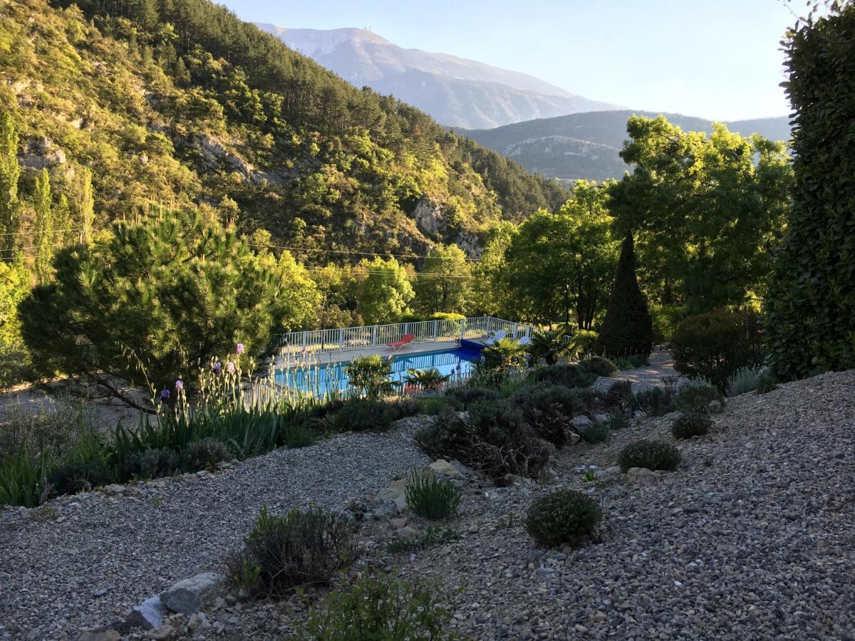 Les Chambres D'Hotes Du Mas Face Au Ventoux Plaisians Eksteriør bilde